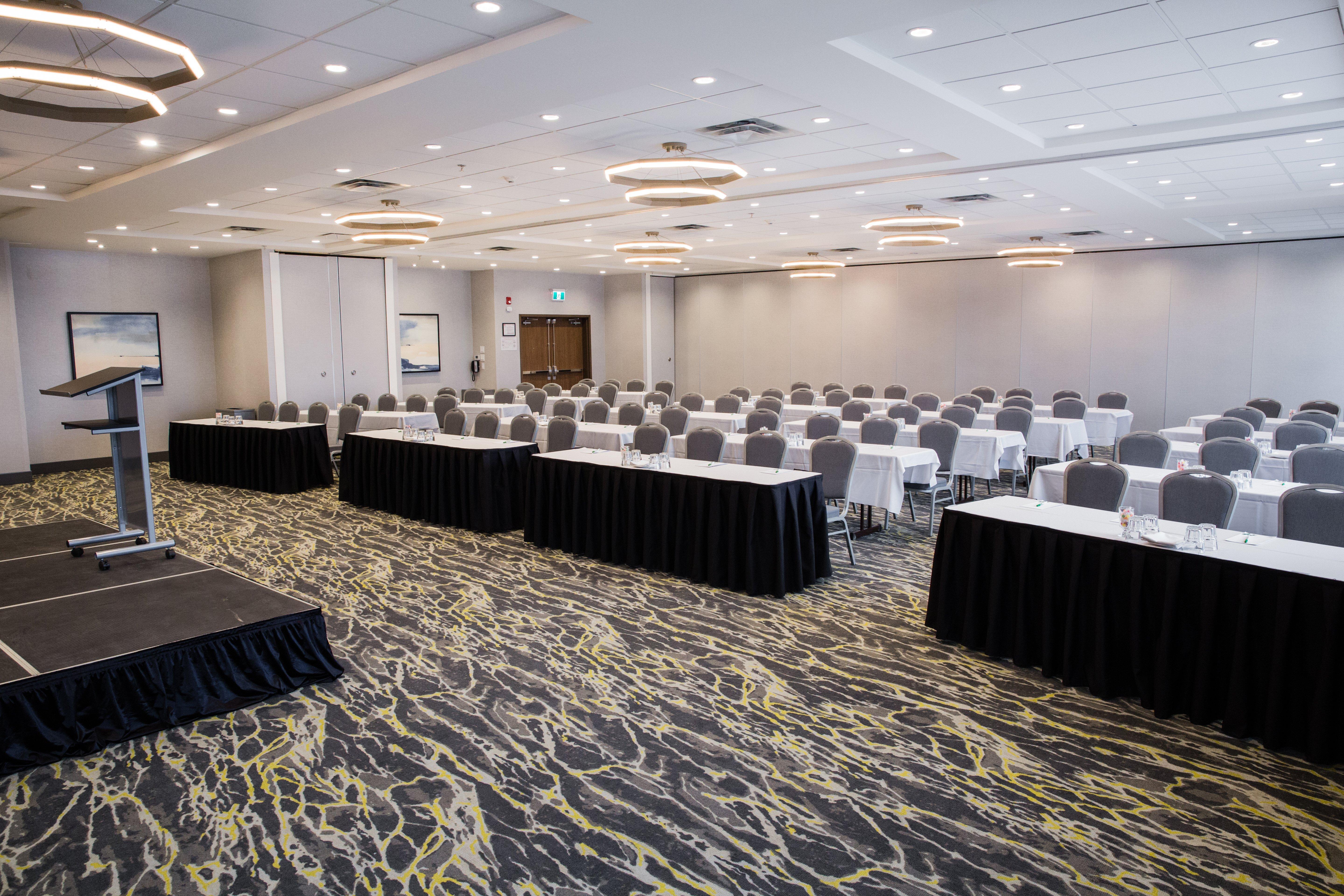 Holiday Inn Calgary South Conference Center Екстер'єр фото