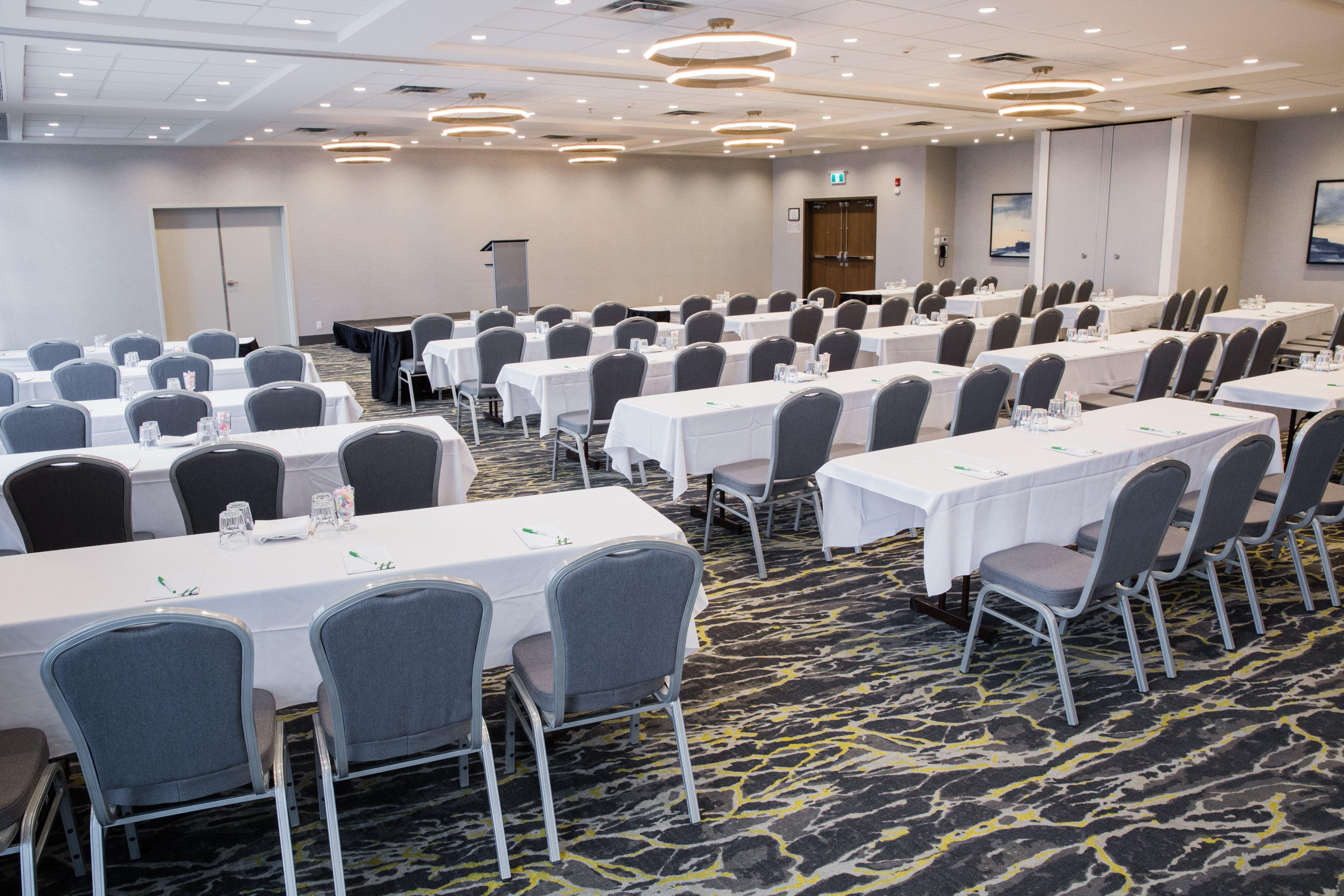 Holiday Inn Calgary South Conference Center Екстер'єр фото