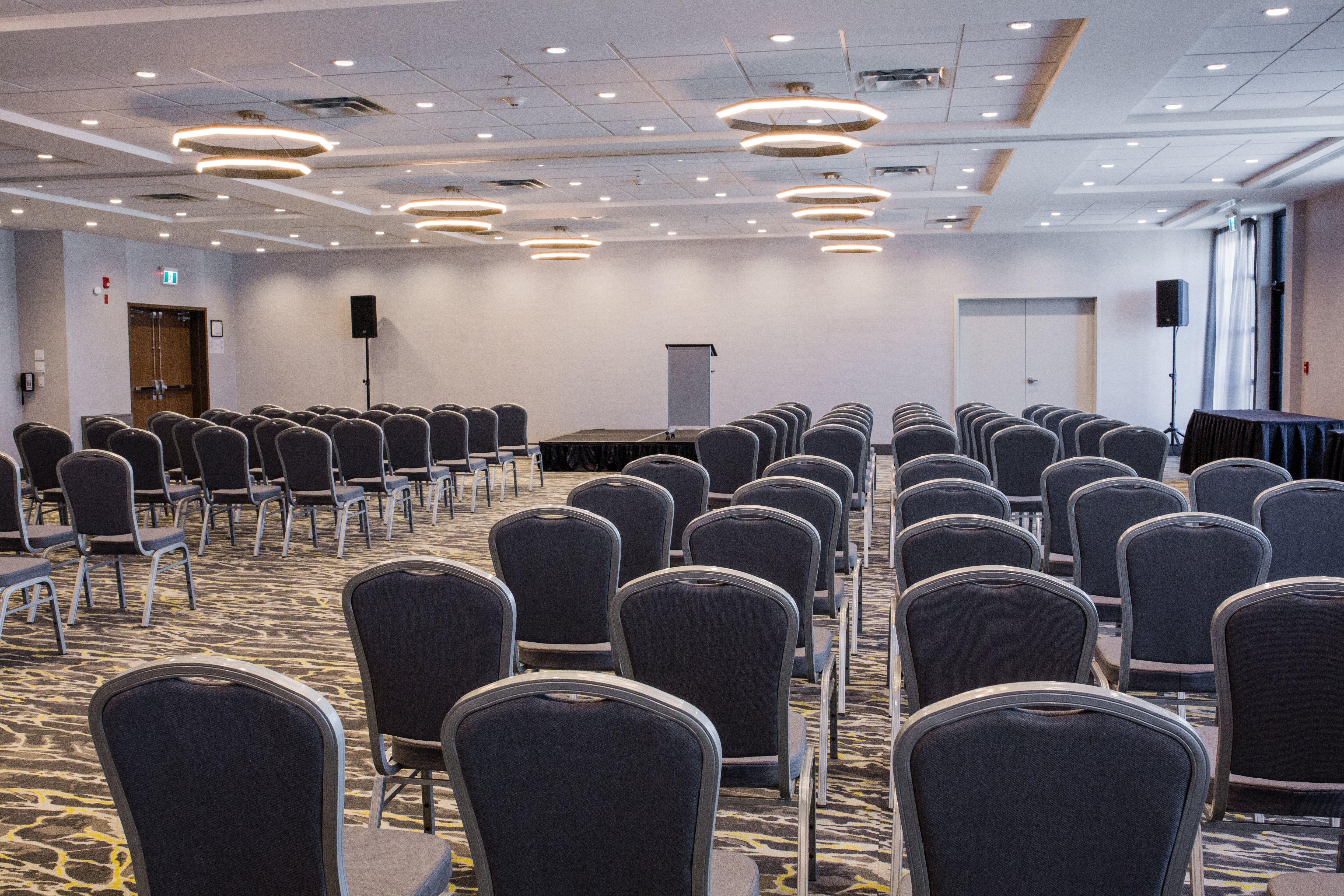 Holiday Inn Calgary South Conference Center Екстер'єр фото