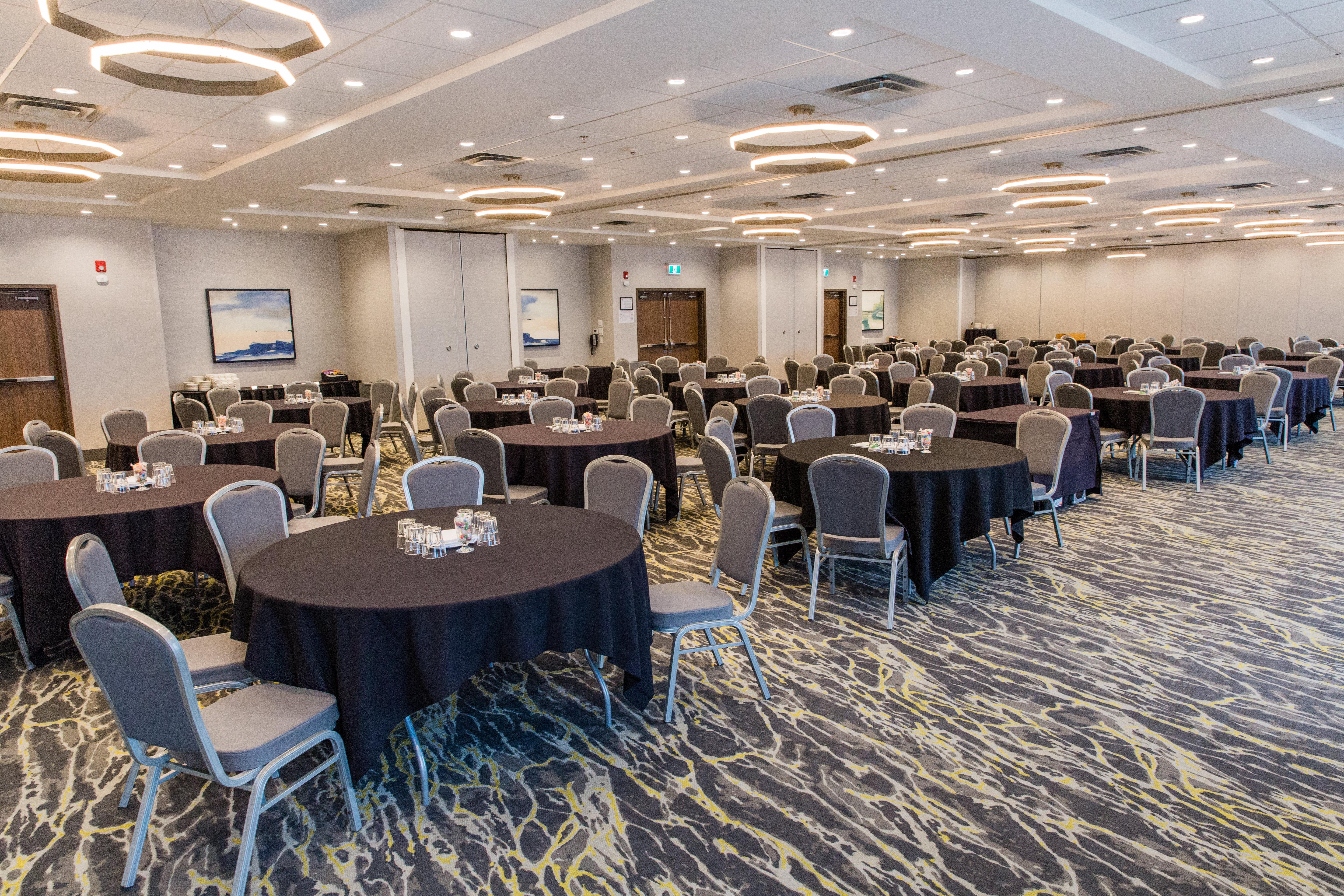 Holiday Inn Calgary South Conference Center Екстер'єр фото