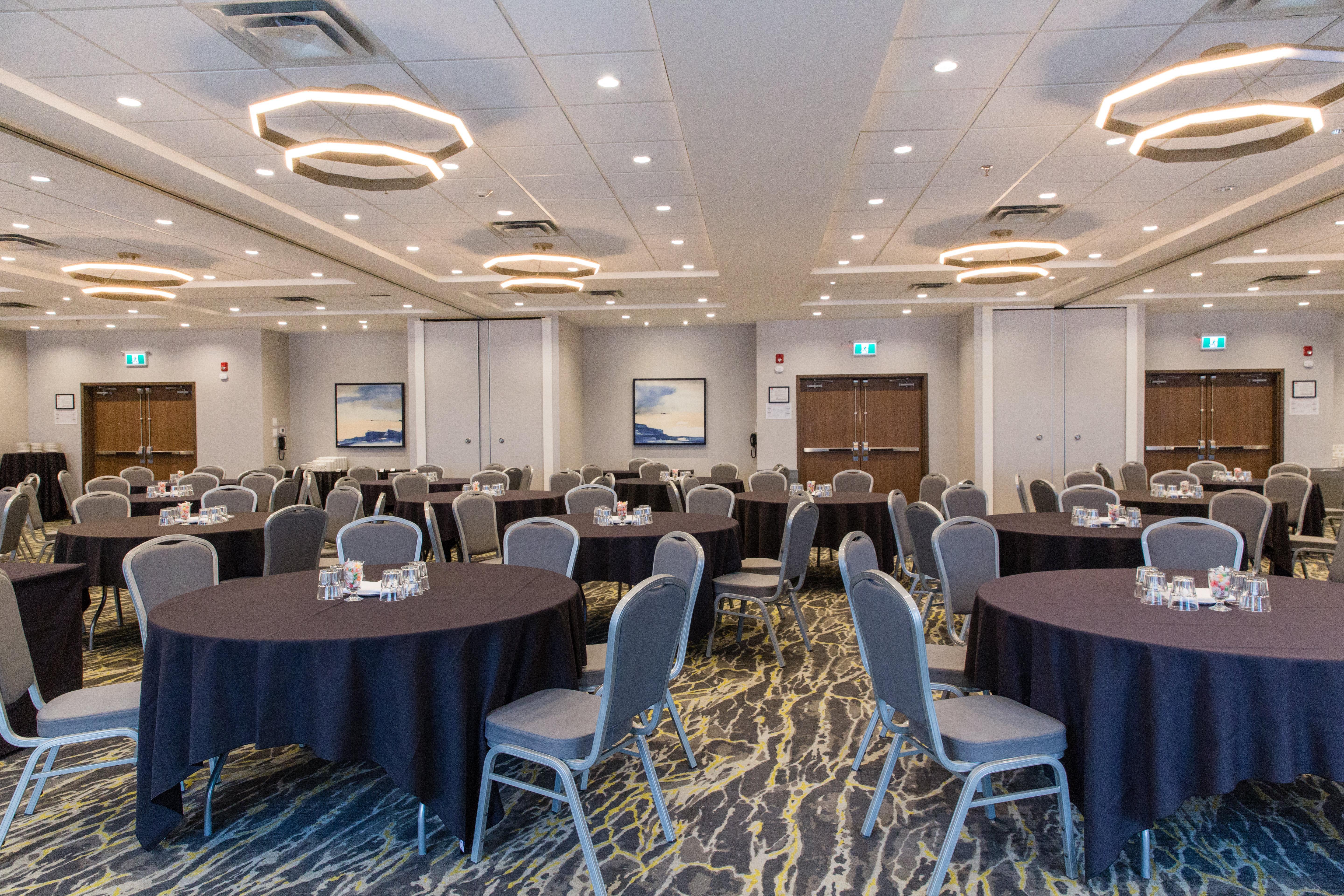 Holiday Inn Calgary South Conference Center Екстер'єр фото