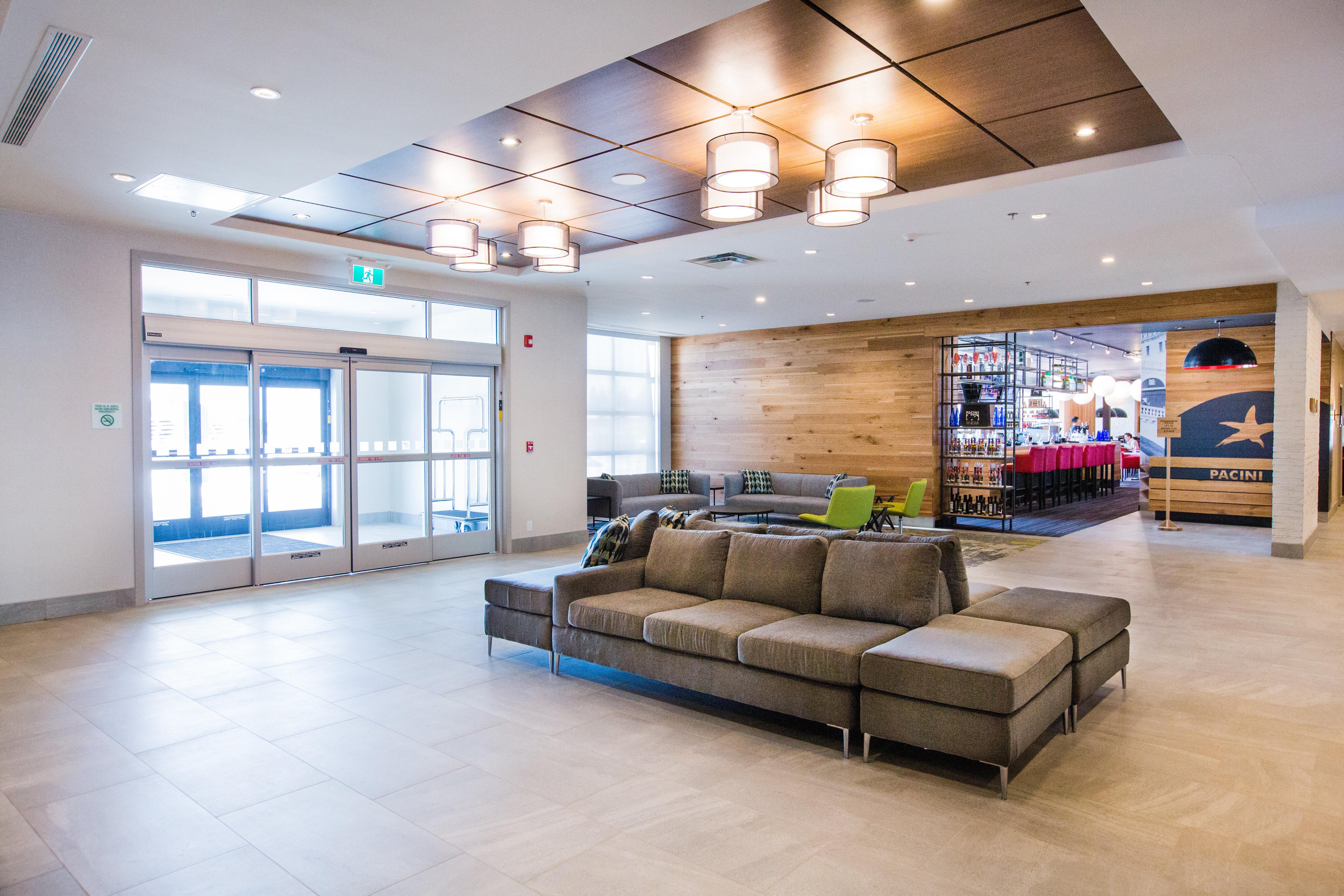Holiday Inn Calgary South Conference Center Екстер'єр фото