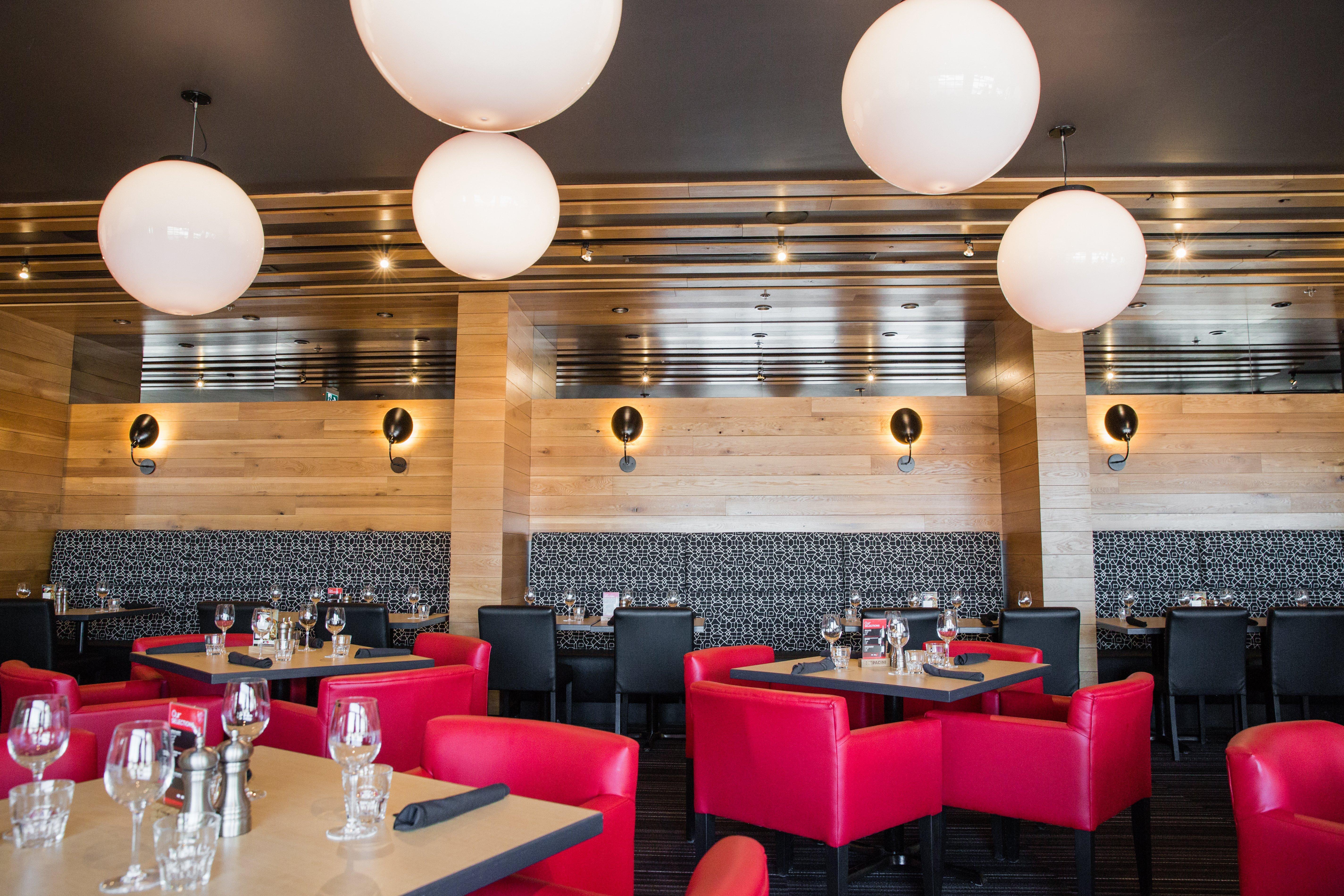 Holiday Inn Calgary South Conference Center Екстер'єр фото