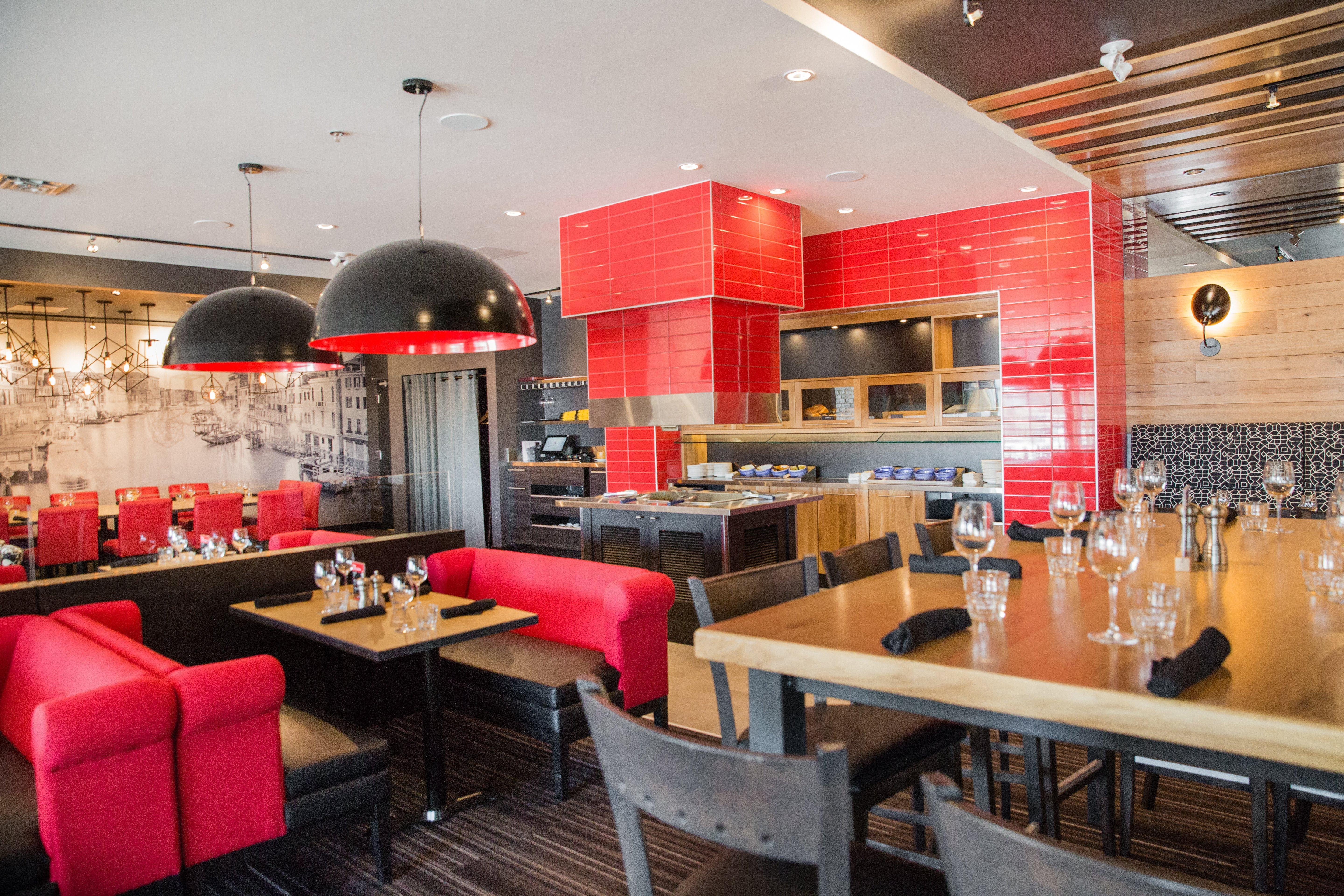 Holiday Inn Calgary South Conference Center Екстер'єр фото