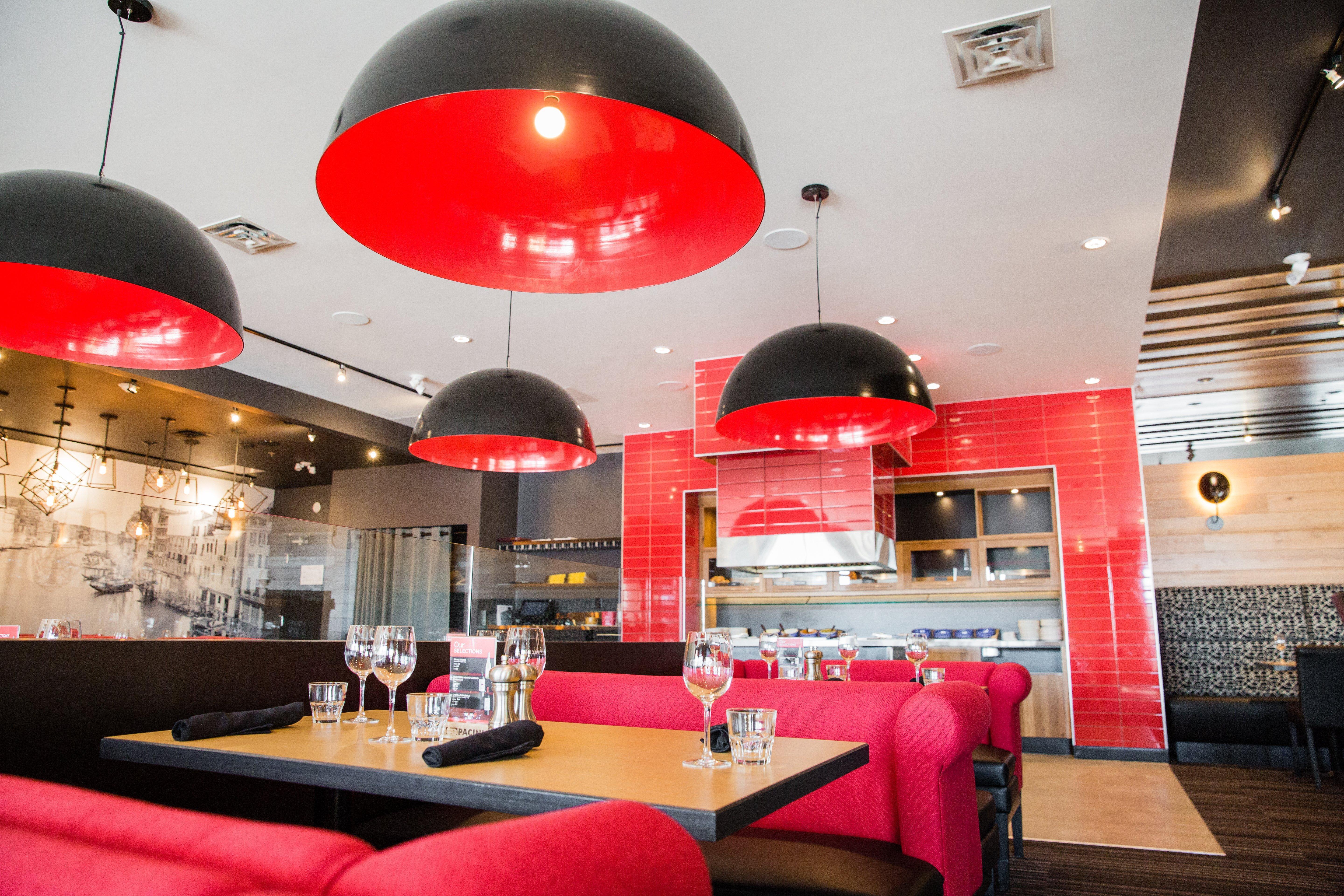 Holiday Inn Calgary South Conference Center Екстер'єр фото